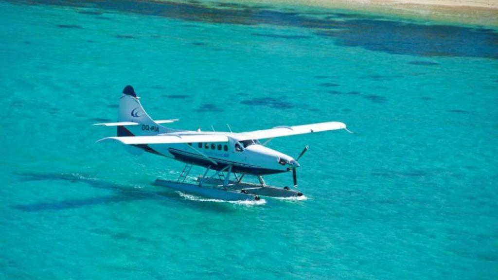 How to reach the Maldives via air?