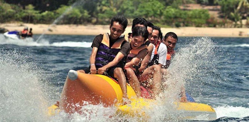What is the Cost and Duration of the Banana Boat Rides?