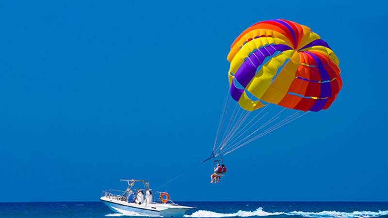 parasailing2_(1).jpg