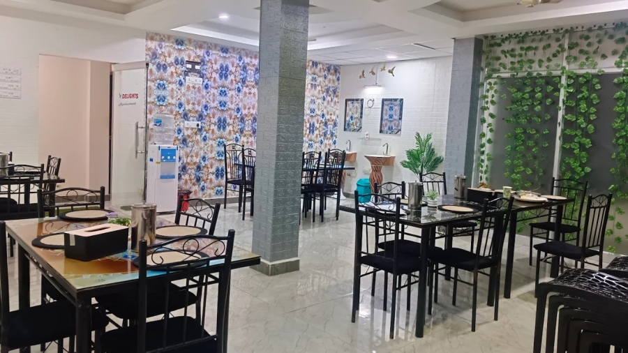 Hotel Blue Bird Bar and Restuarant